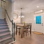 Stylish College Park Home With Private Garden!