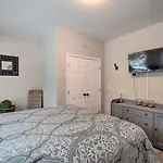 Stylish College Park Home With Private Garden!